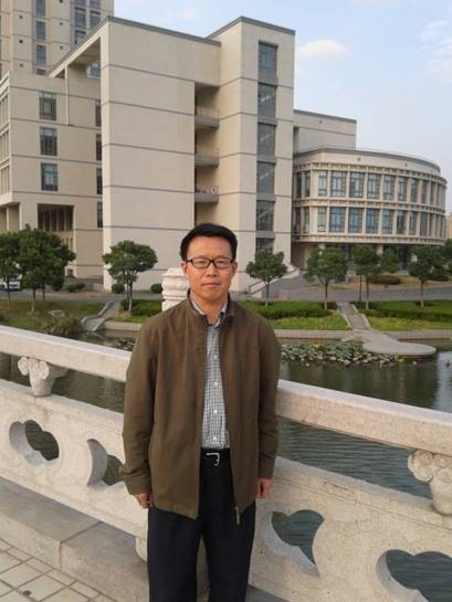 王金安(江南大学外国语学院教授)