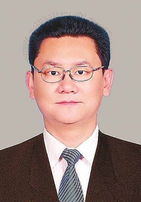 王忠（云南省委统战部分管日常工作的原副部长、省政协原副秘书长）