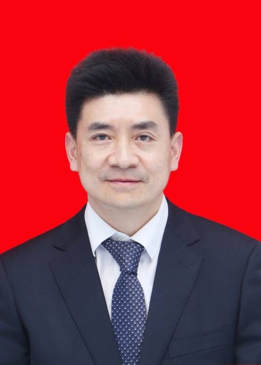 卢山(泸州市住房和城乡建设局原党组成员、副局长)