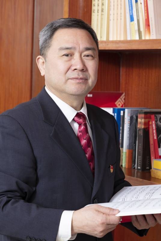 陈红卫(咸宁职业技术学院党委副书记、校长)