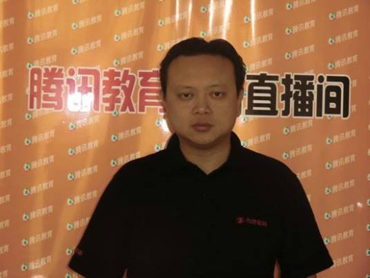 张锐（万学教育科技集团董事长）