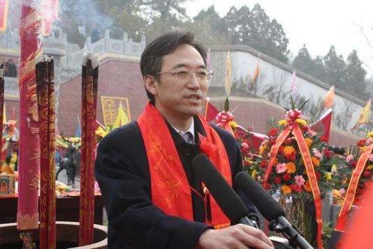 李彬（陕西秦农农村商业银行股份有限公司党委书记、董事长）