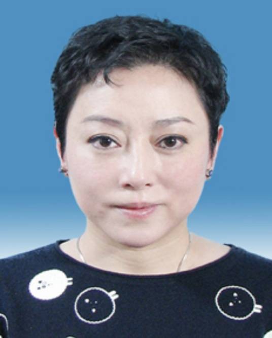 吴静(江苏省人大常委会委员,苏州市评弹团副团长)