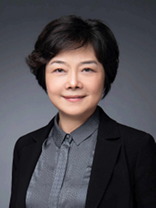杨佩（中国华融资产管理股份有限公司原总裁助理、首席风险官）