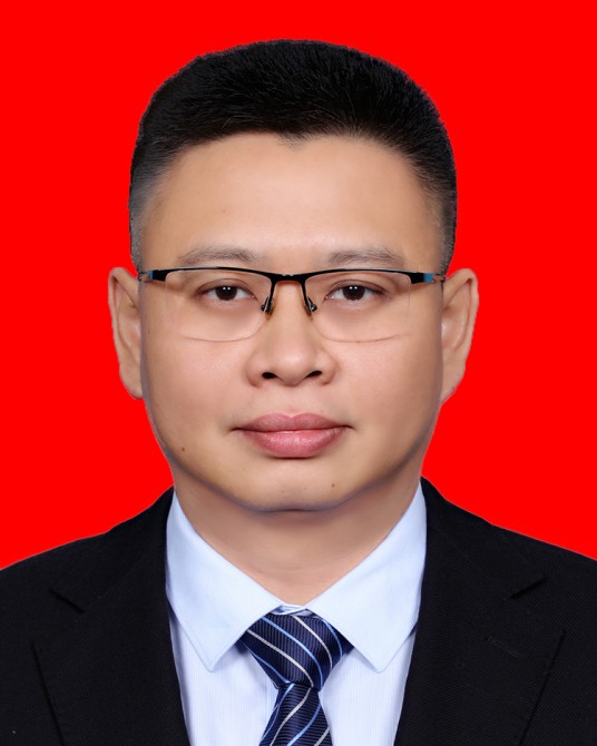 尹哲(广西壮族自治区贺州市人民政府党组成员)