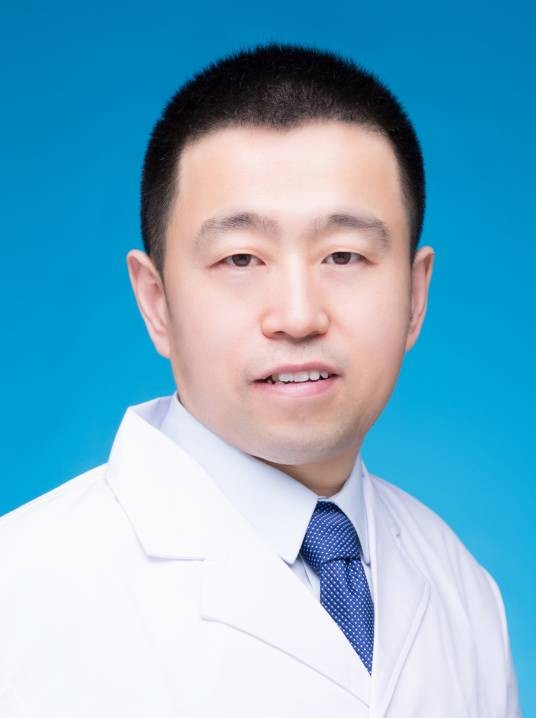 王青春（呼和浩特市卫生健康委员会党组成员、副主任）