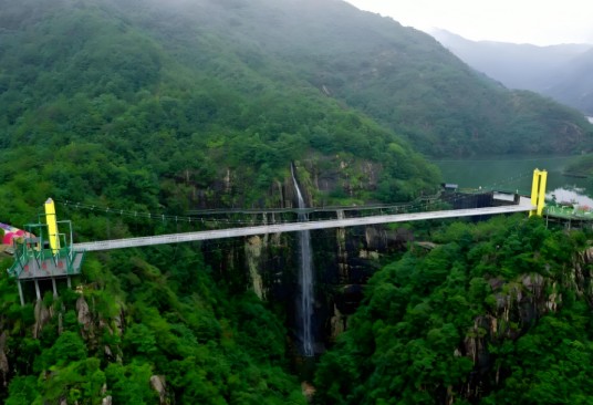龙穿峡风景区