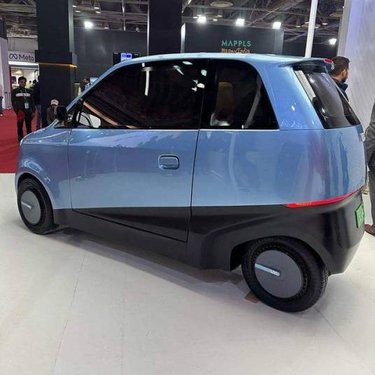 Eva（Vayve Mobility计划2024年推出的印度首款太阳能电动汽车）