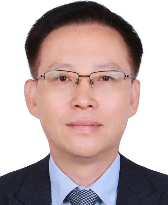 冯杰（国务院发展研究中心办公厅主任）