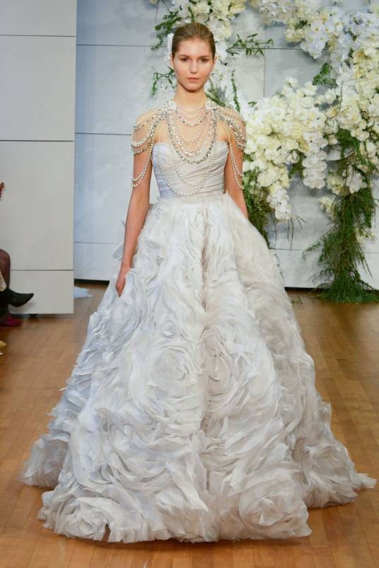 Monique Lhuillier（女设计师）