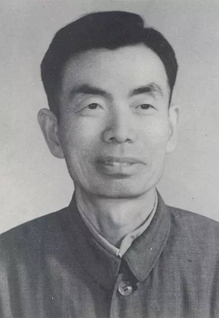 石磊（中国人民公安大学原党委书记）