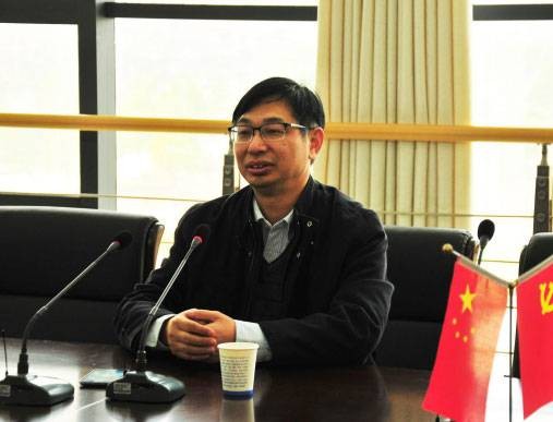曾德华（教育部教育管理信息中心党委委员、副主任）