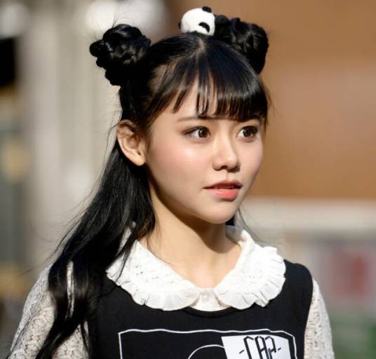 关丹（中国女歌手，CH2成员）