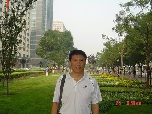 刘明晖（枣庄市第二中学教育教学业务副校长）