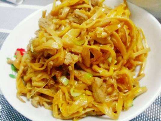 黄花菜炒肉