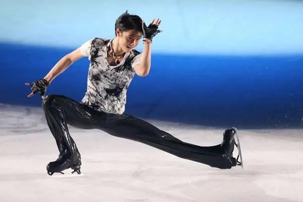 羽生结弦召开新闻发布会,他宣布退役了吗?