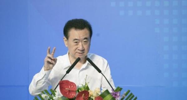 王健林，突遭“兄弟”背刺