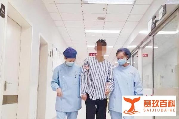 别再当“夜猫子”！长期熬夜打游戏，17岁少年多病齐发健康“大崩盘”
