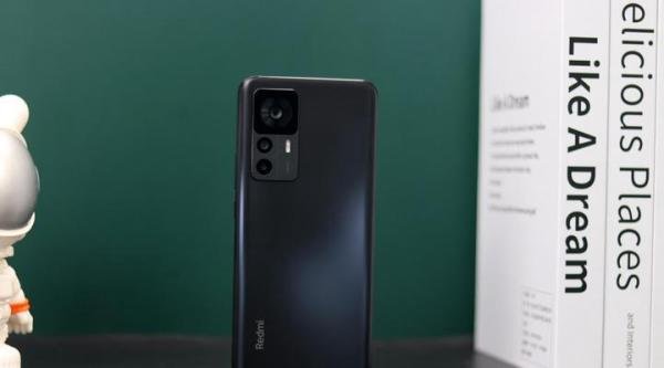 华为Mate50不战而败?iPhone14是“智商税”,小米“捡漏”成功