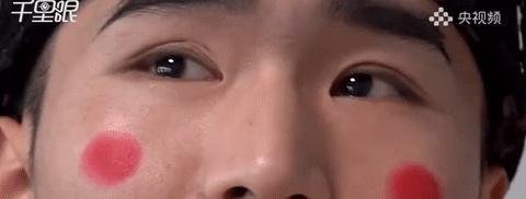 翻车了？西安这个不倒翁小哥哥被曝借粉丝敛财，脚踏多只船......