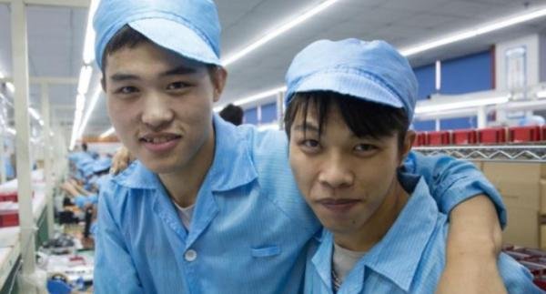 知识差距!有大学生假期涌进流水线,时薪15元!有人辅导1小时300起