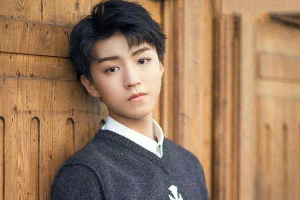 王俊凯跳舞跳到低血糖,明星也有很多不容易么