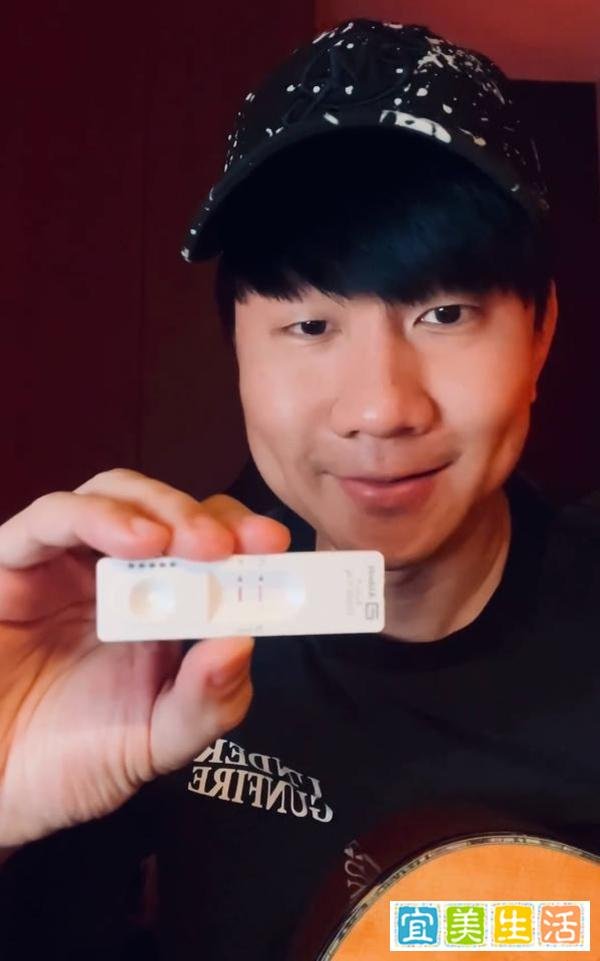 林俊杰自曝得新冠:浑身发冷嗓子痛 状态萎靡无精神 周杰伦疑似生病打点滴