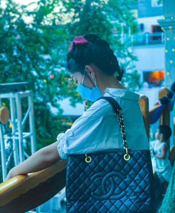 这可能是你要找的最全的香奈儿GST包包详解了