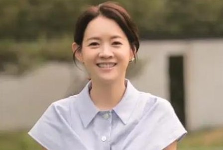 曾宝仪称已2年多没见曾志伟,他们两人的关系相处的如何?