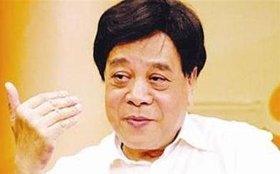 “饶颖门”后,赵忠祥因癌症离世,葬礼上哭到昏厥的张美珠如今怎样?
