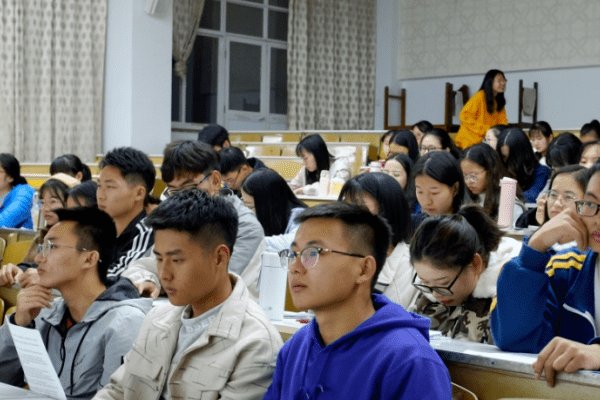 中国特色社会主义是( )。a既坚持科学社会主义基本原则,又具有鲜明实践特色、