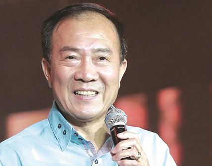2007年侯耀文去世,前妻袁茵嫁给戴志诚,为何被郭德纲用段子暗讽?