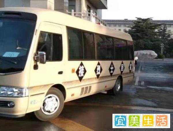 为了学生安全，两位海军飞行员选择了牺牲！英雄，一路走好！