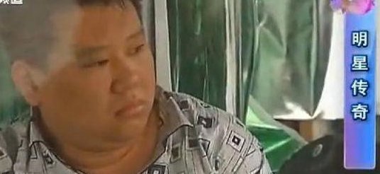 郭德纲曾经被关在玻璃房里让人参观是真的吗?