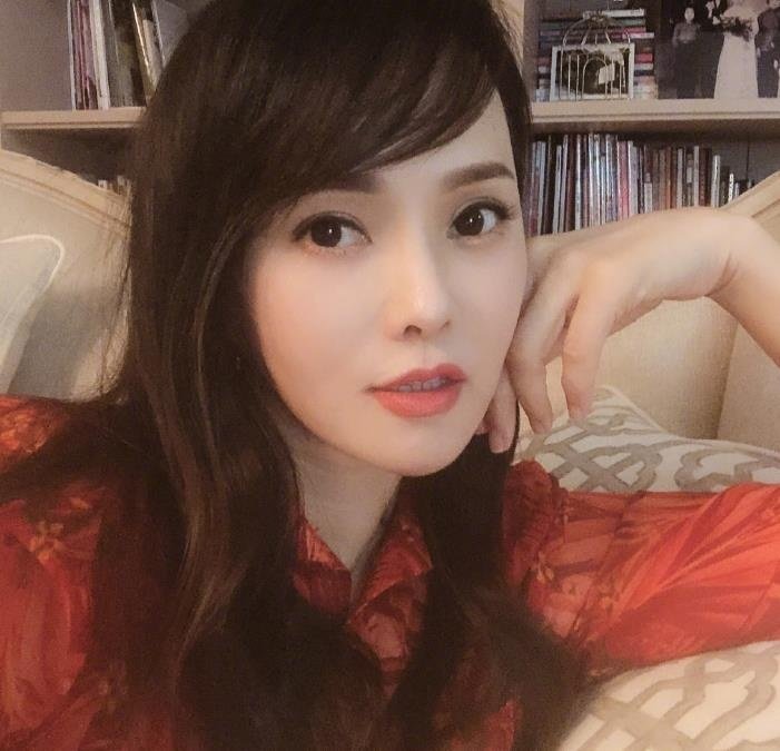 女星伊能静遭实名举报，港澳台居民居住证涉嫌违法，当事人对此有何表示？