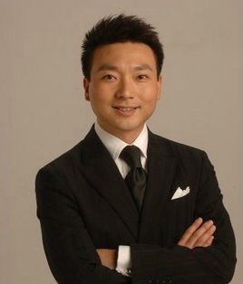 中央新闻联播主持人康辉多少岁