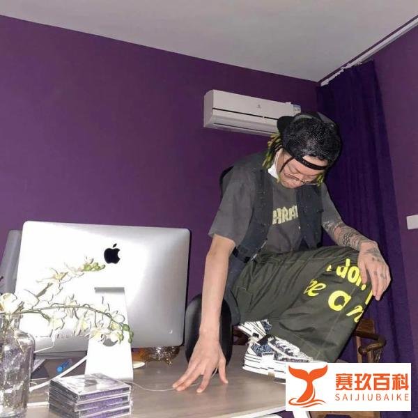 Higher Brothers 的 PSYP发声支持罗志祥,随后便低头像周扬青道歉。