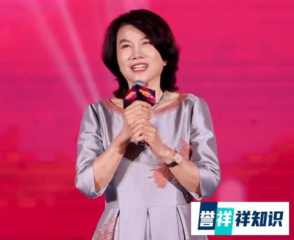 有奶便是娘？员工年会“肉麻”高歌“我妈就是董明珠”