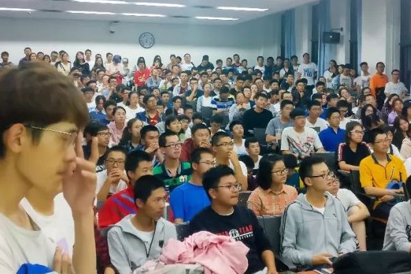 中国特色社会主义是( )。a既坚持科学社会主义基本原则,又具有鲜明实践特色、