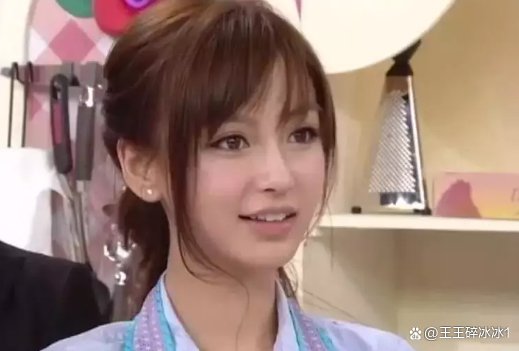 杨颖早年日本节目被扒,没有任何特效下,整没整容一眼便知,她整容了吗?