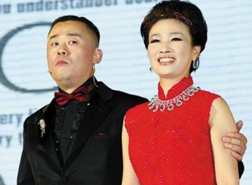 十年前,四十二岁浙江女富豪胡洁,嫁二婚的周立波,如今过得怎么样?