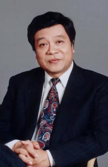 “饶颖门”后,赵忠祥因癌症离世,葬礼上哭到昏厥的张美珠如今怎样?