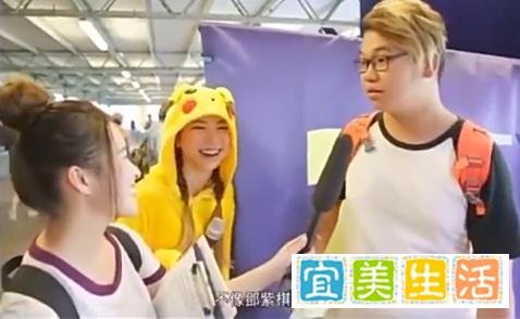 邓紫棋做街头采访,路人说见一次打一次她,结果...键盘侠的写照