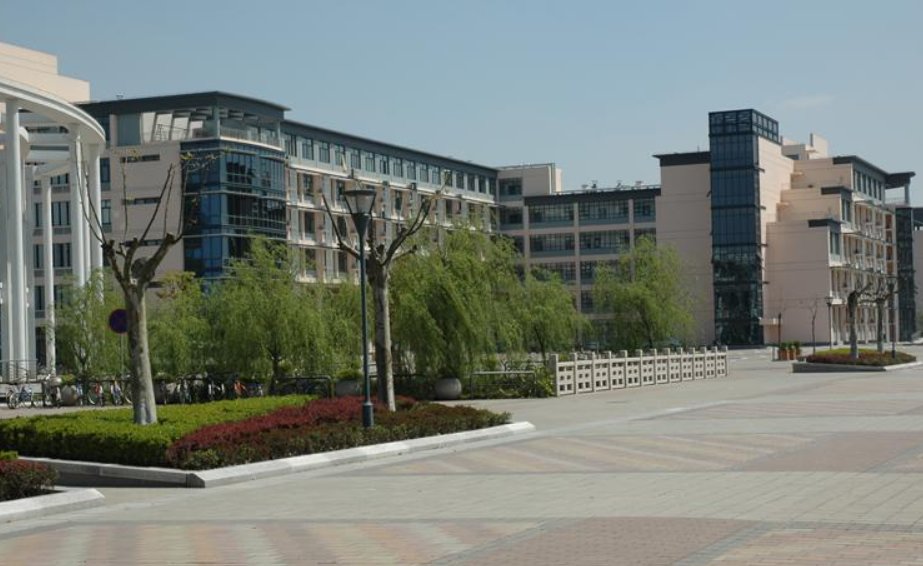 东华大学分数线2023