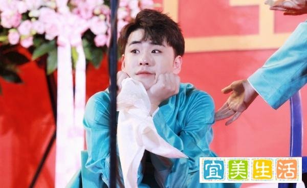 德云社张云雷被处罚后济南演出小心无比，几处细节做出重大改变！