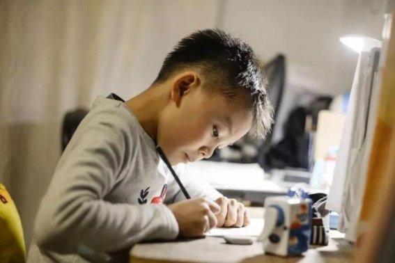 振笔疾书是什么意思