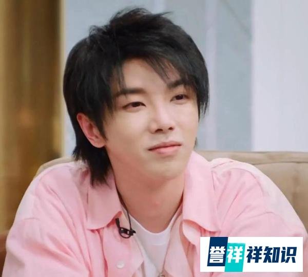 华晨宇演唱会门票开售，全员站票引争议，但还要客观评价一下