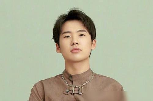 白敬亭想加郭麒麟好友,是因为郭麒麟的人缘很好吗?