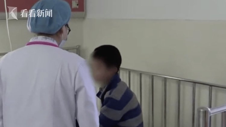 长沙男孩腿疼20天竟是想念父母患上心病，你如何看待这件事？