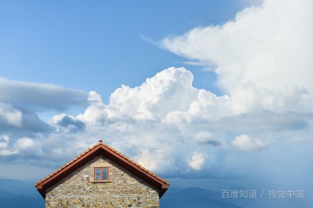 房子旁边有什么把句子补充完整